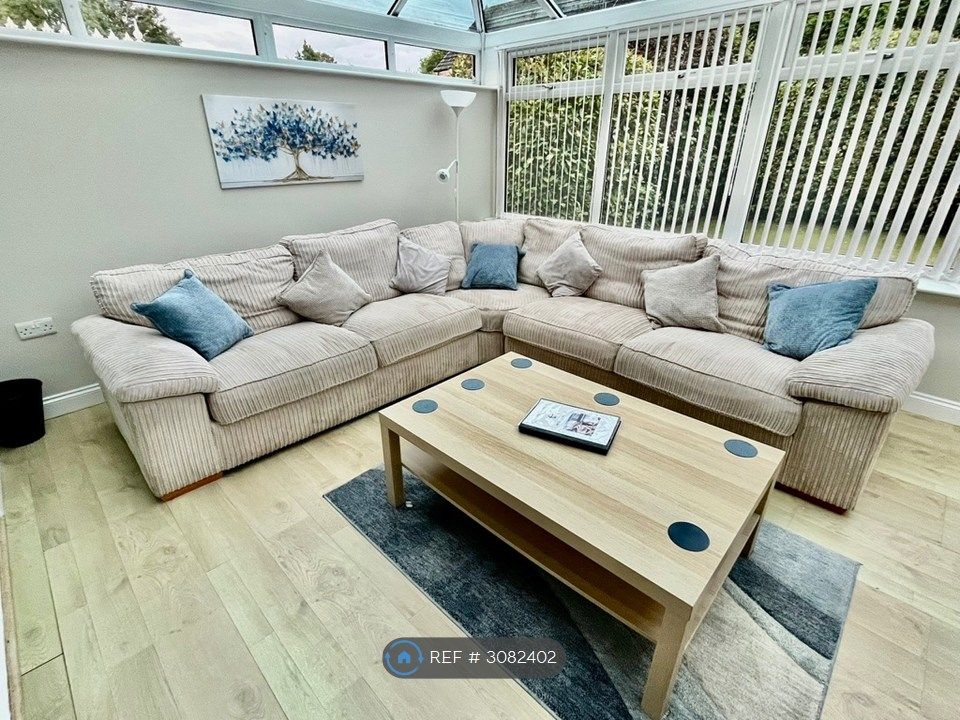 Property photo 1 of 28 Conservatory