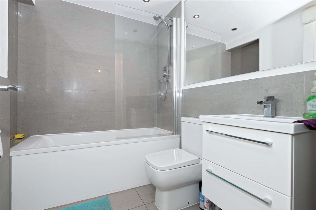 Property photo 3 of 8 Durston House_8.Jpg