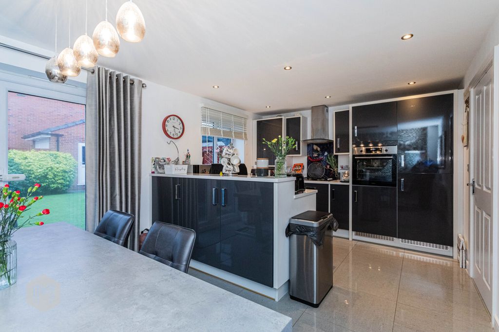 Property photo 2 of 20 Picture No. 09