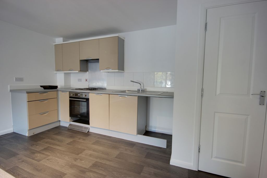 Property photo 3 of 9 1 Kit A