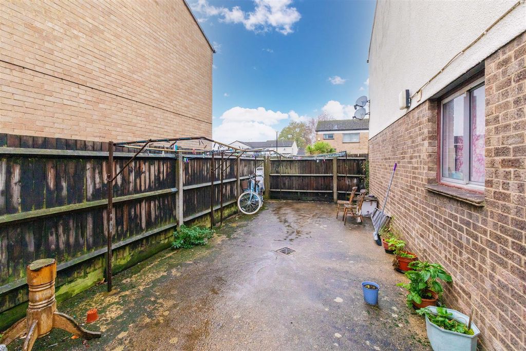 Property photo 1 of 12 62 Northmead Road-1.Jpg