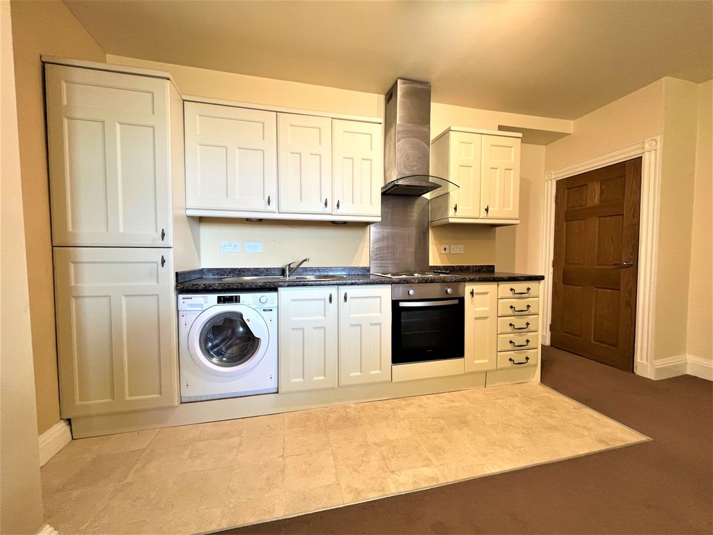 Property photo 2 of 7 Kitchen