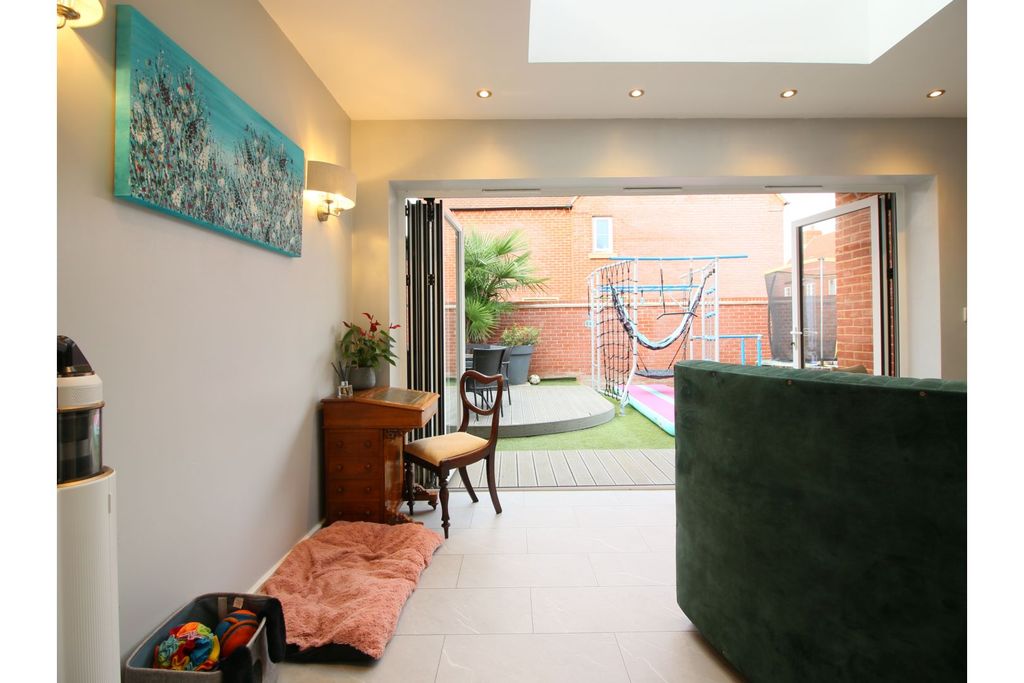 Property photo 2 of 28 Dining Room