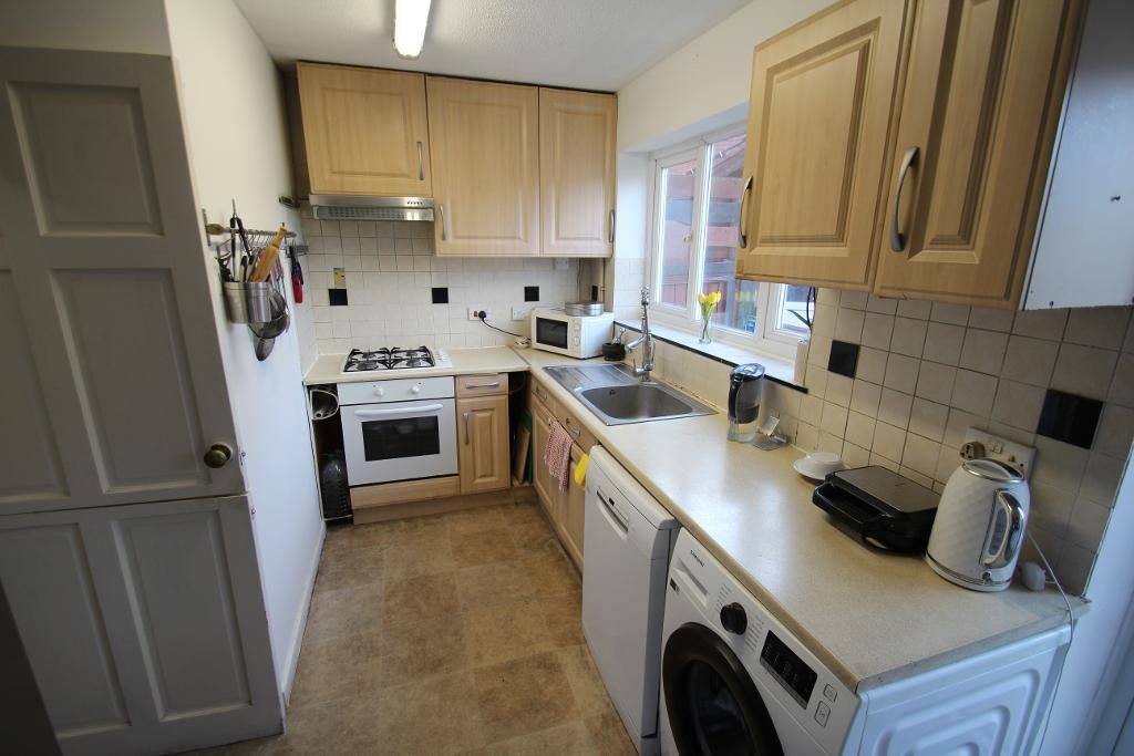 Property photo 2 of 13 Kitchen