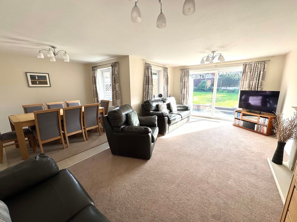 Property photo 3 of 17 Photo 4