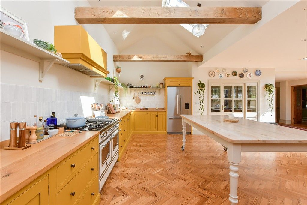 Property photo 2 of 30 Kitchen