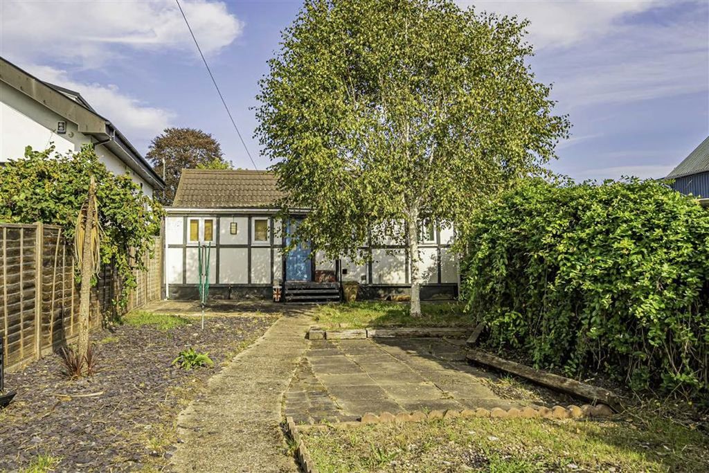Property photo 2 of 8