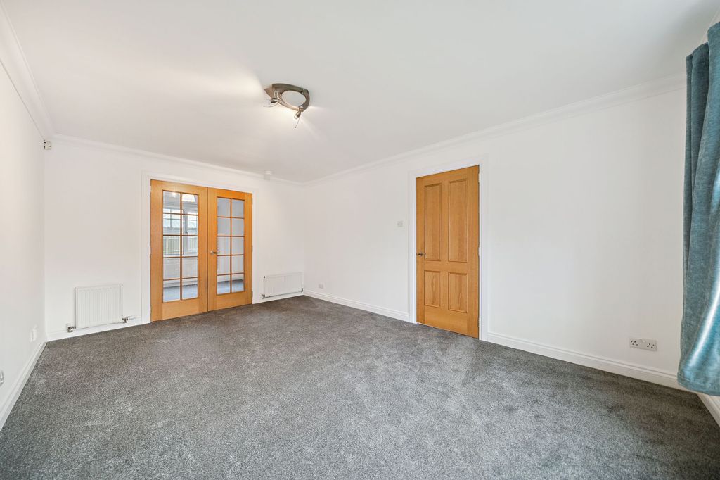 Property photo 3 of 36