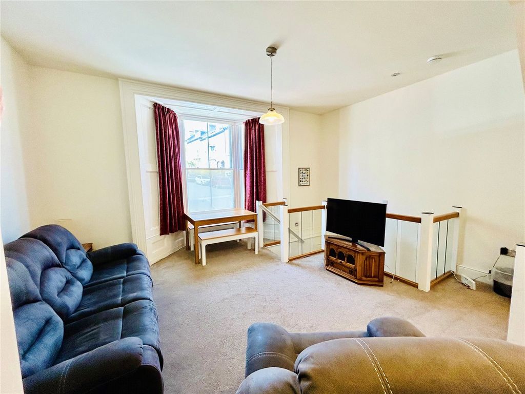 Property photo 3 of 10 Picture No. 09