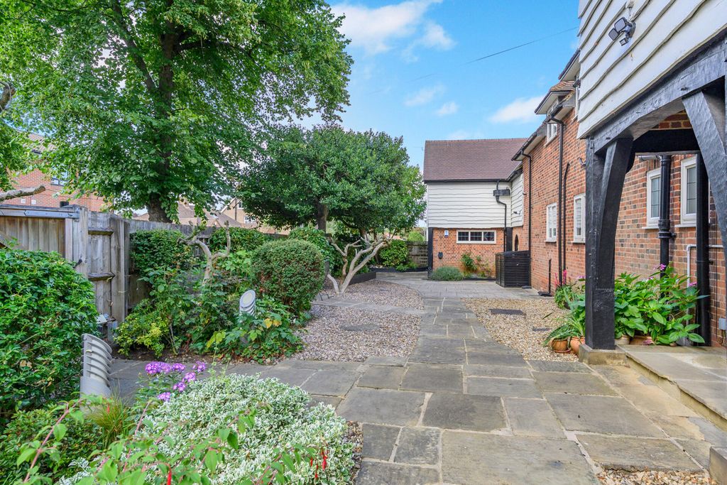 Property photo 2 of 42