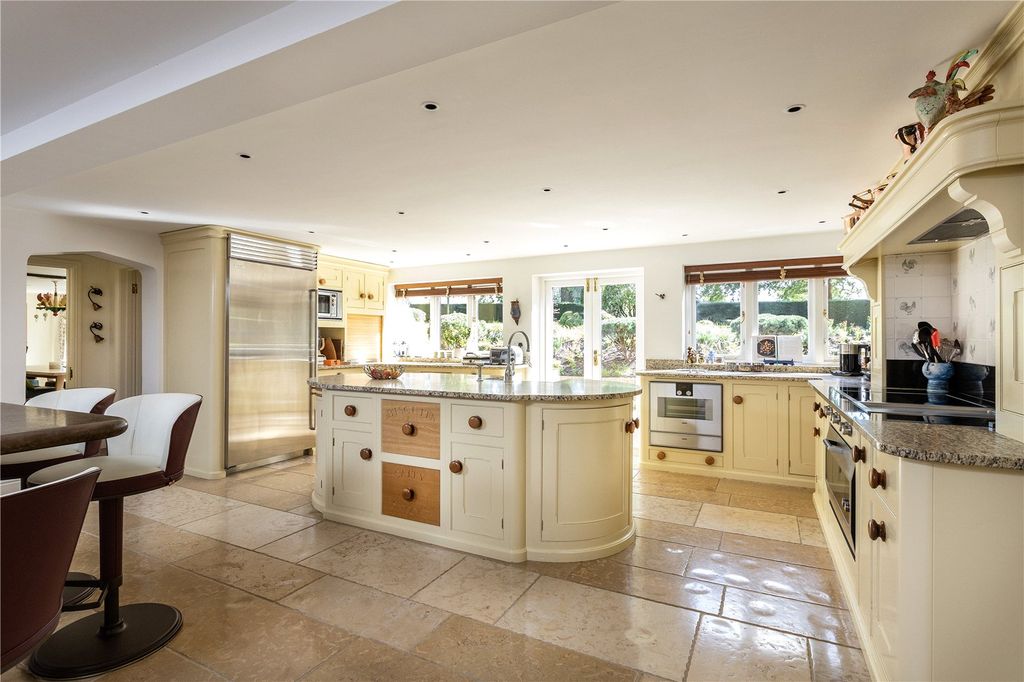 Property photo 3 of 30 Kitchen