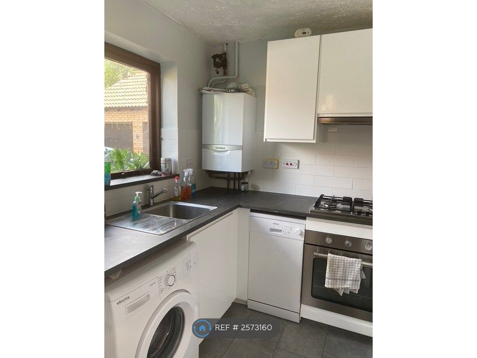 Property photo 2 of 12 Kitchen