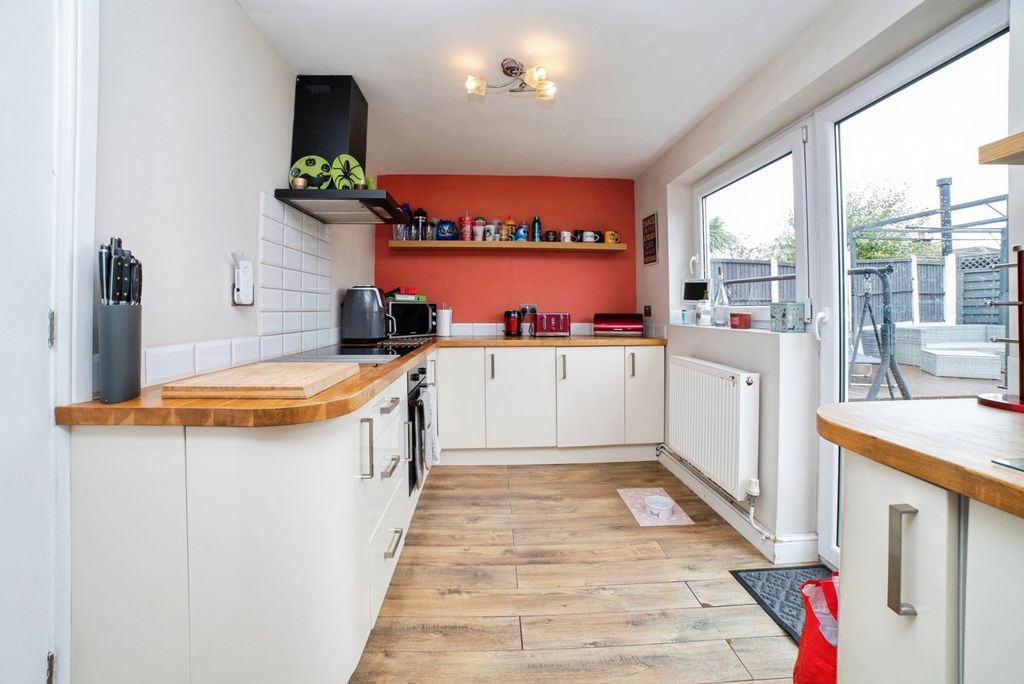 Property photo 3 of 27 Photo