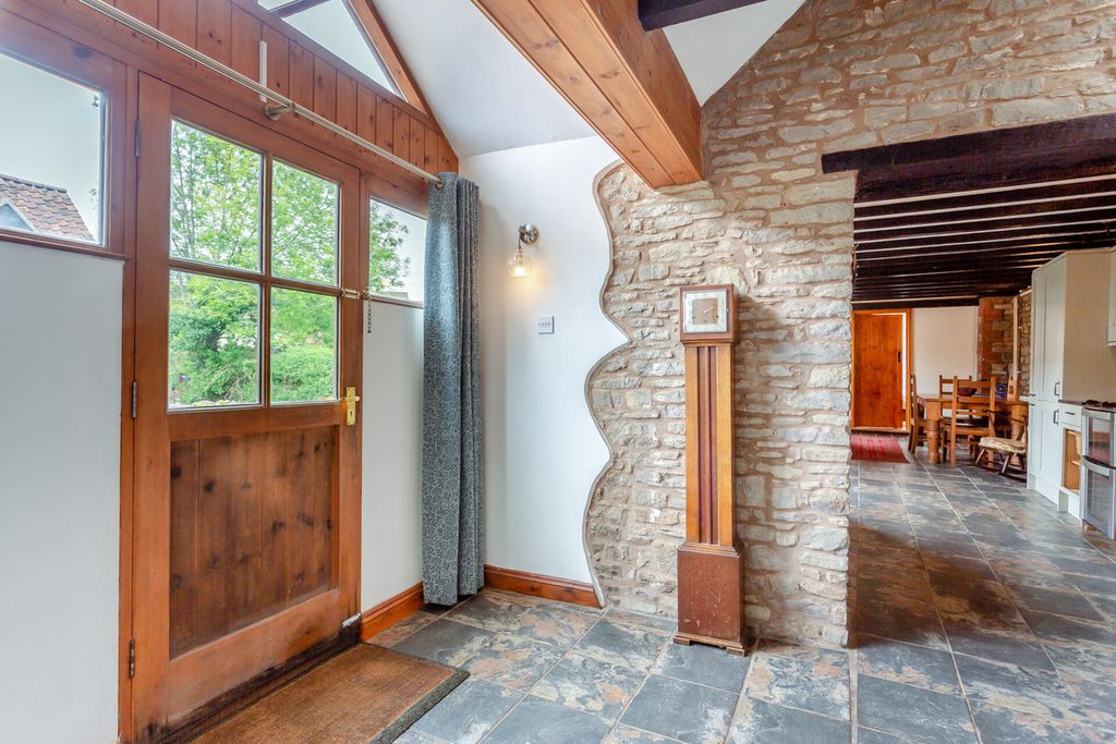 Property photo 2 of 22