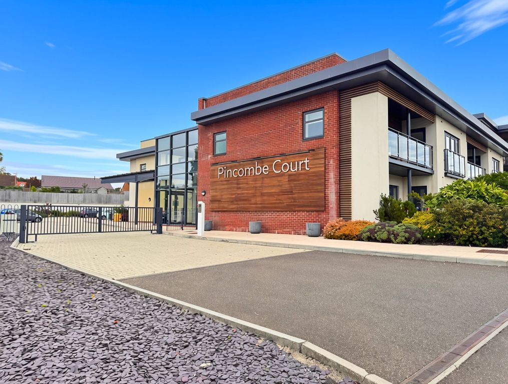 Property photo 1 of 23 Pincombe Court Entrance