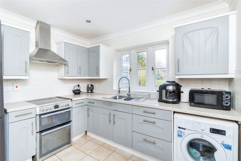 Property photo 2 of 17 Picture No. 01