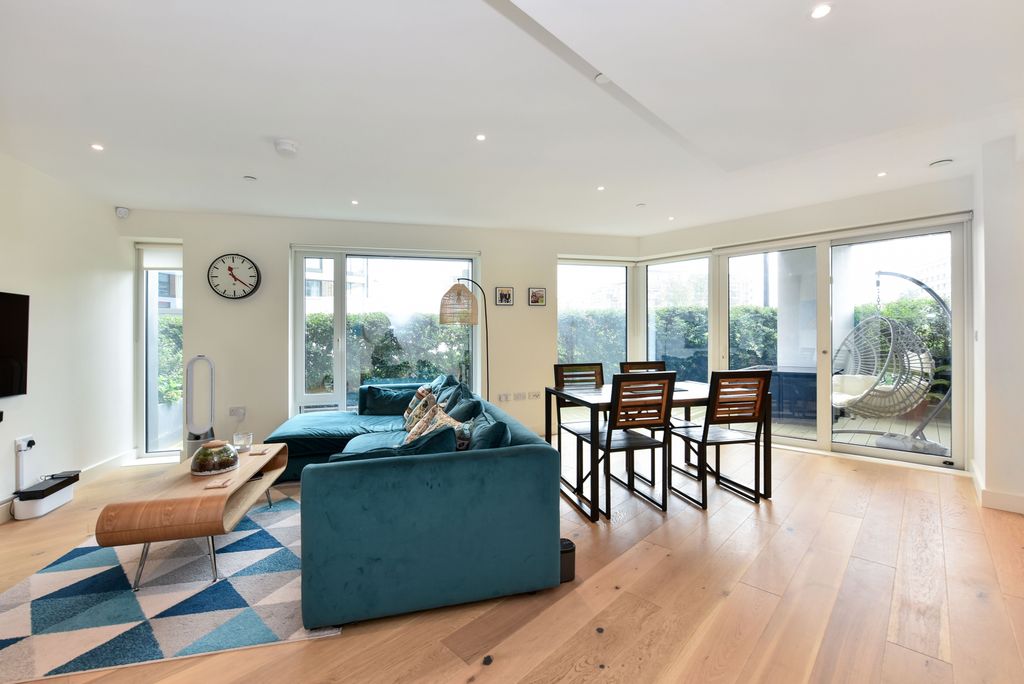 Property photo 1 of 15 Three Bedroom Apartment To Rent