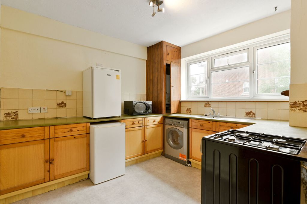 Property photo 3 of 10
