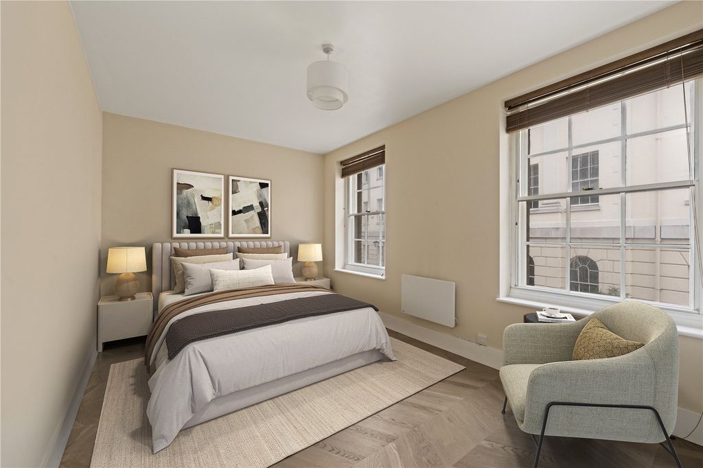 Property photo 2 of 9 Bedroom