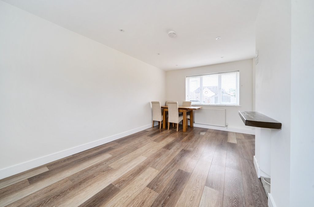 Property photo 2 of 12 1342112-25-68A36c...