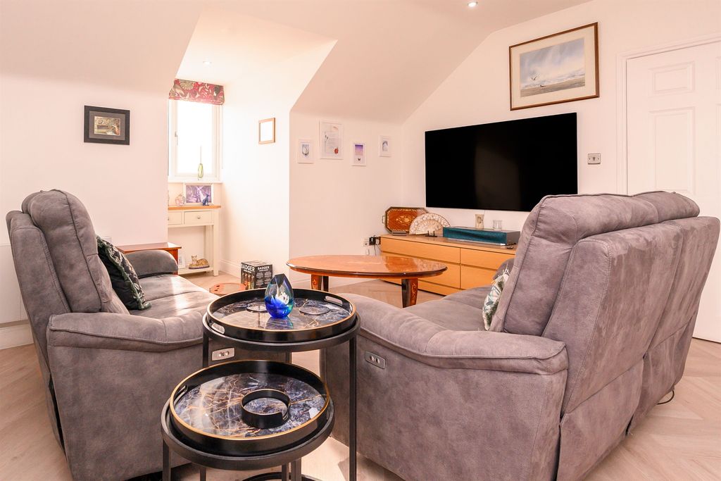 Additional image 8 of 3 bed penthouse for saleDryland Street, Kettering NN16
