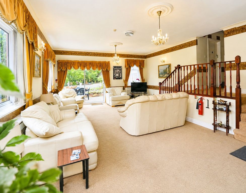 Property photo 3 of 10