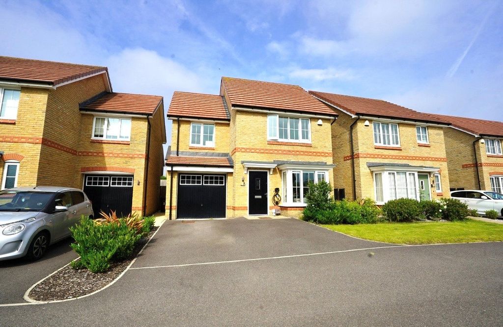 Property photo 1 of 17 Picture No. 05