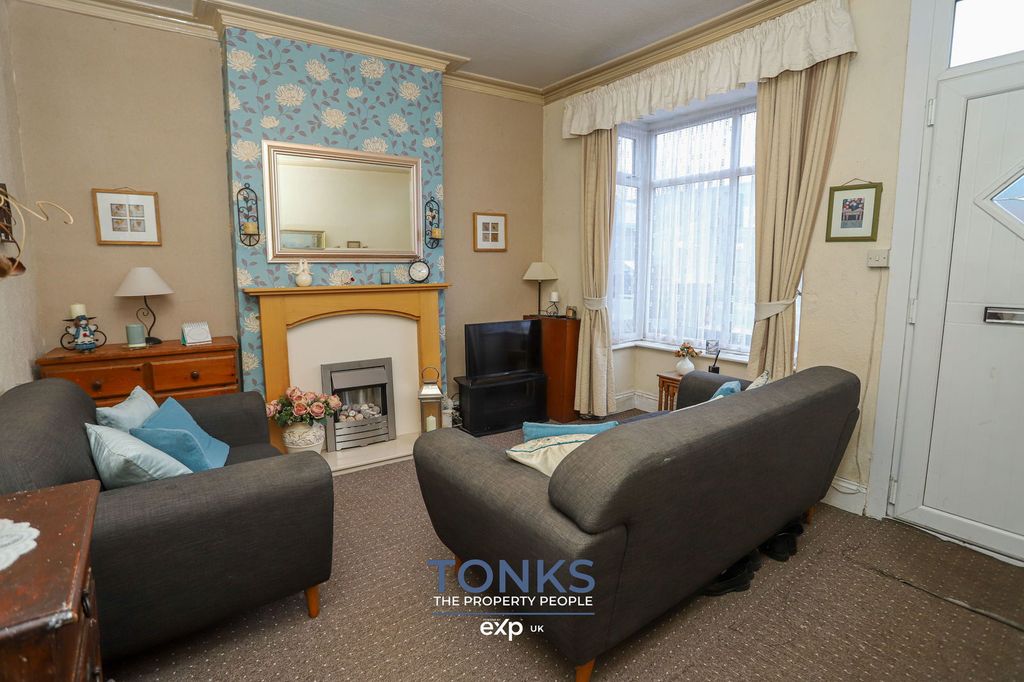 Property photo 2 of 16