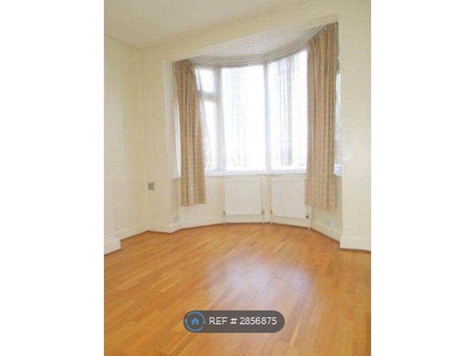 Property photo 2 of 8 Master Bedroom