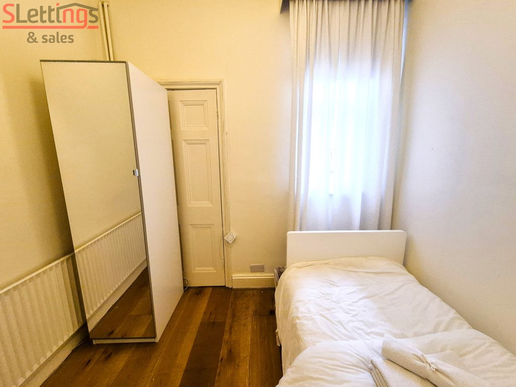 Property photo 3 of 20 Gallery