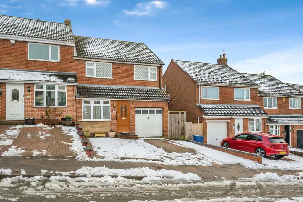 Property photo 3 of 27 35Sherbrookeavenue-3.Jpg