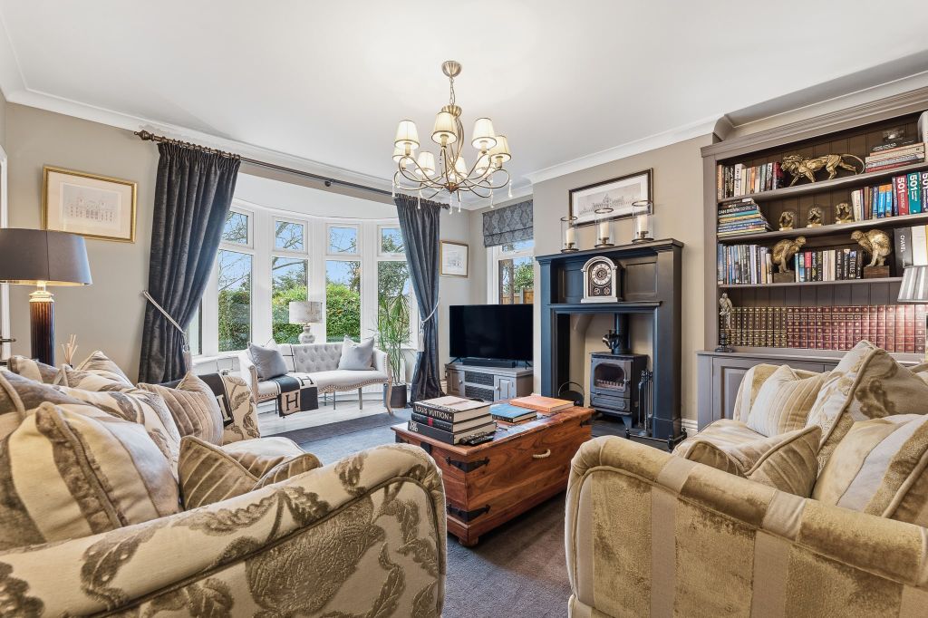 Property photo 2 of 61 P1676129-Min