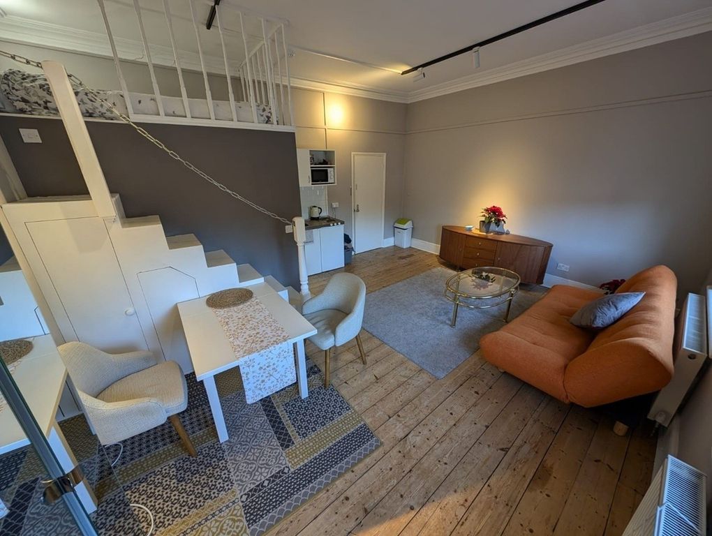 Property photo 2 of 24