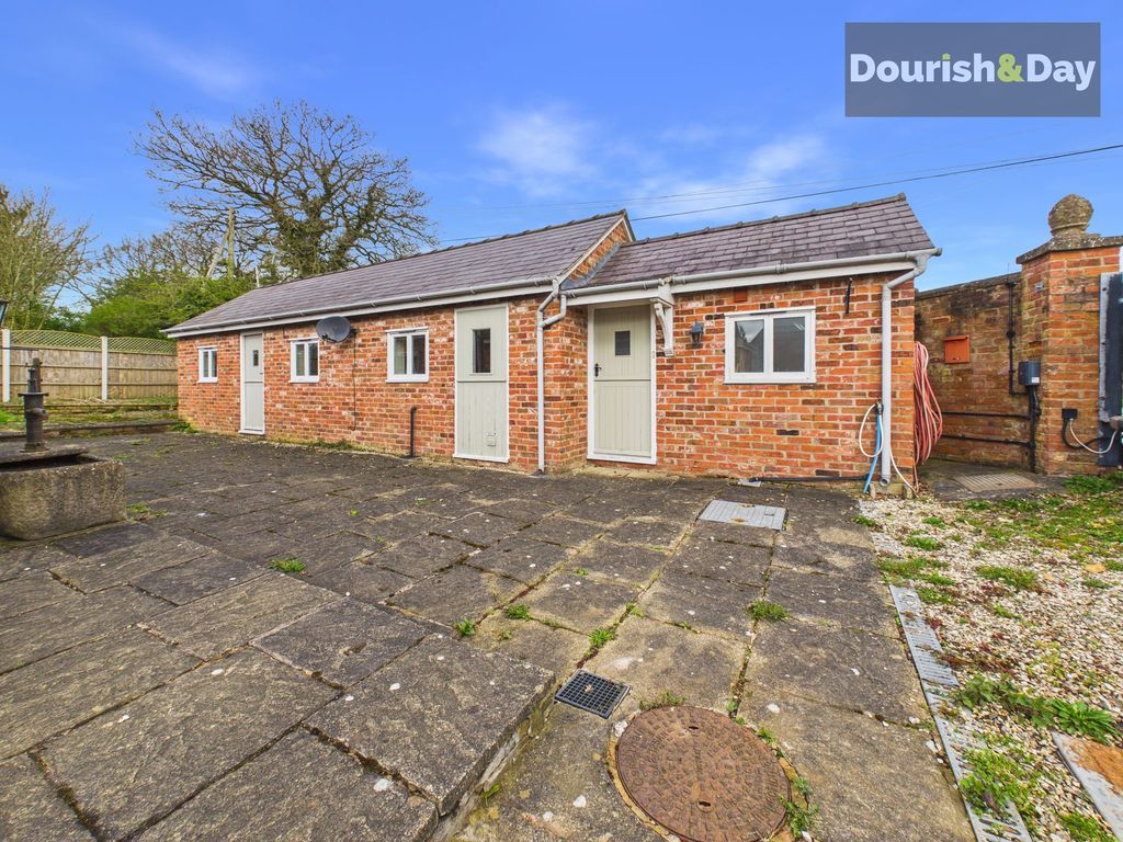 Property photo 2 of 28