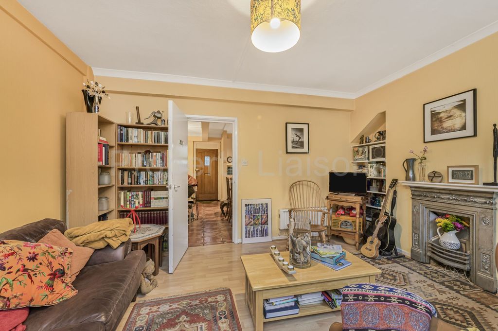 Property photo 2 of 13 Photo 8