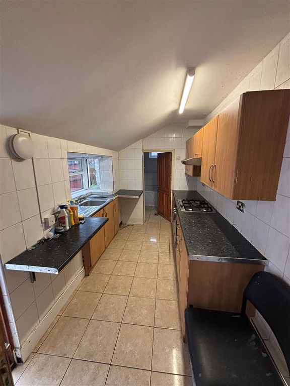 Property photo 3 of 8 3.Jpg