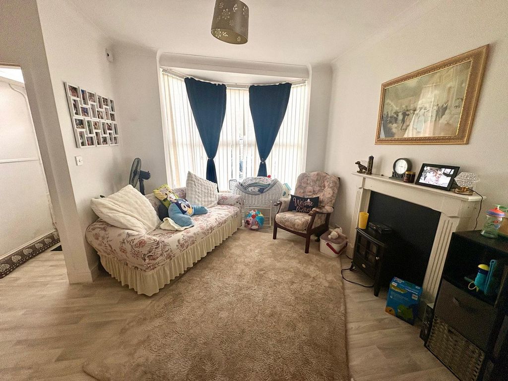 Property photo 2 of 6
