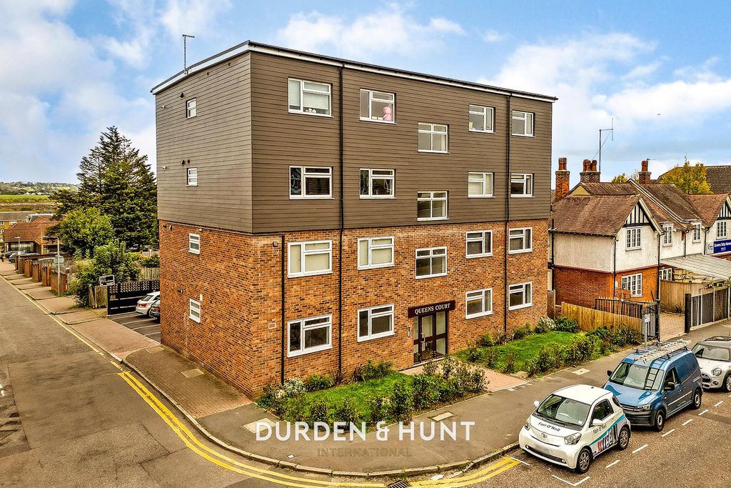 Property photo 1 of 17 Queens-32.1.Jpg