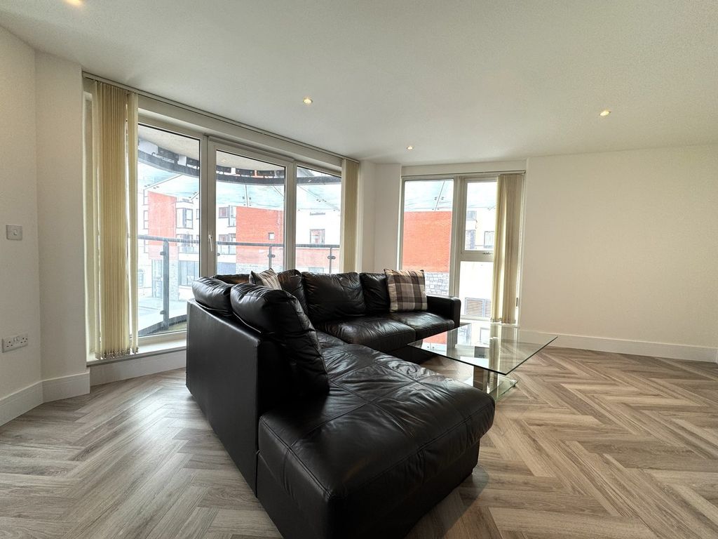 Property photo 3 of 18