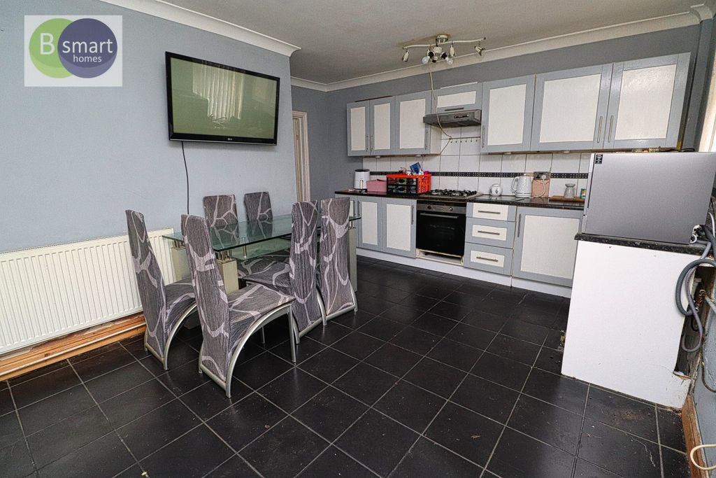 Property photo 3 of 12 Img_1180