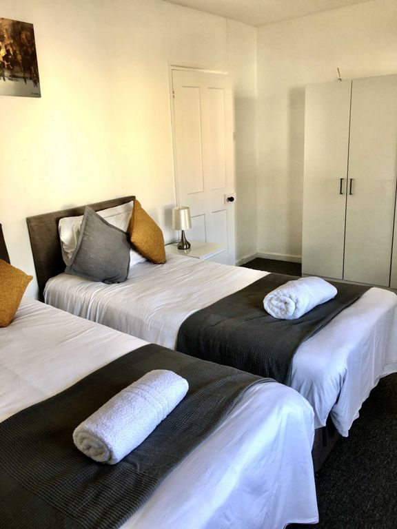 Property photo 3 of 10 Photo 2