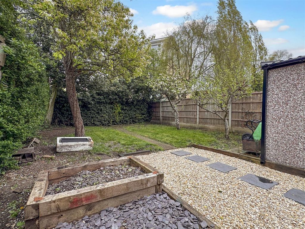 Property photo 3 of 21 Private Enclosed Garden 801