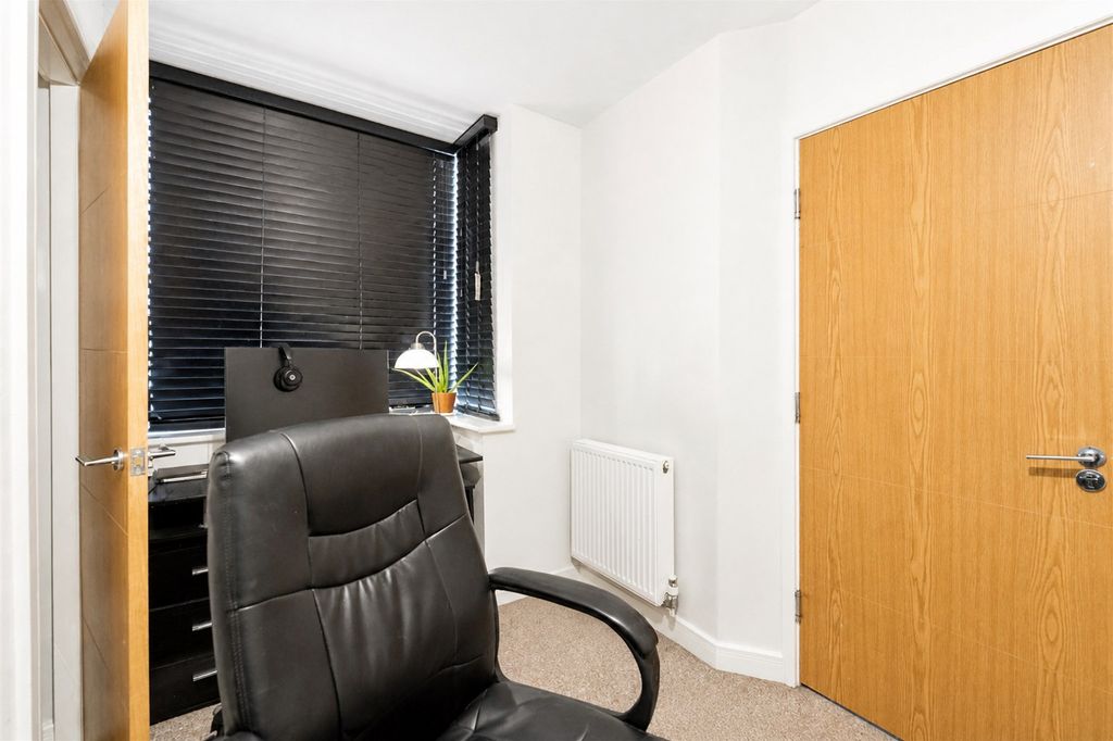 Property photo 2 of 22 Picture No. 02