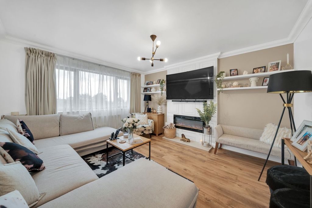Property photo 1 of 30