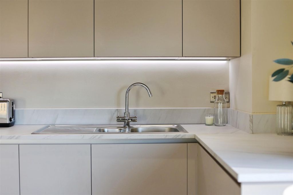 Property photo 3 of 14 11.Jpg