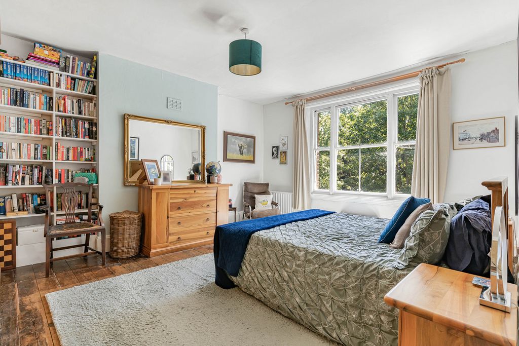 Property photo 3 of 13