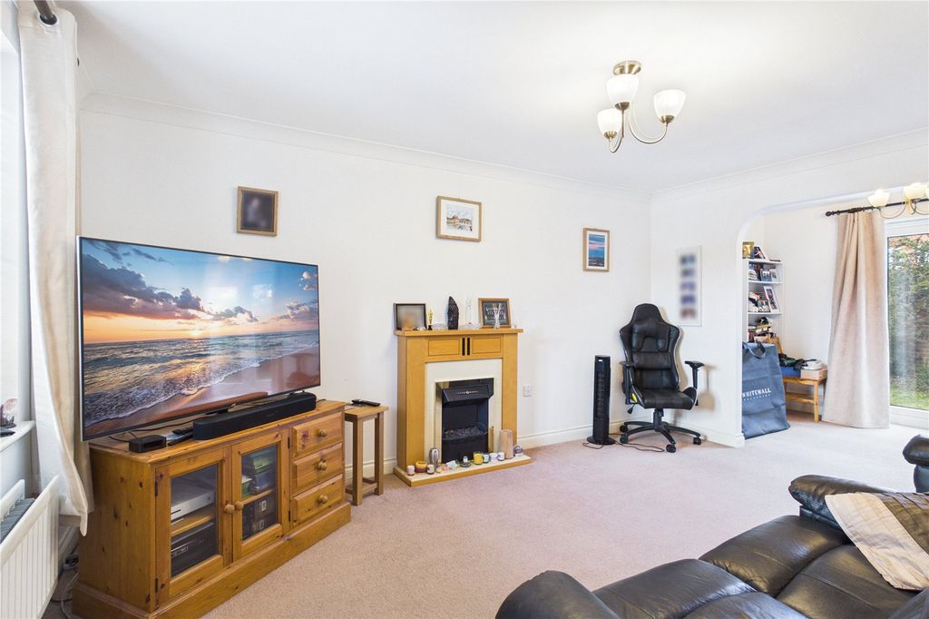 Property photo 3 of 15 Living Room