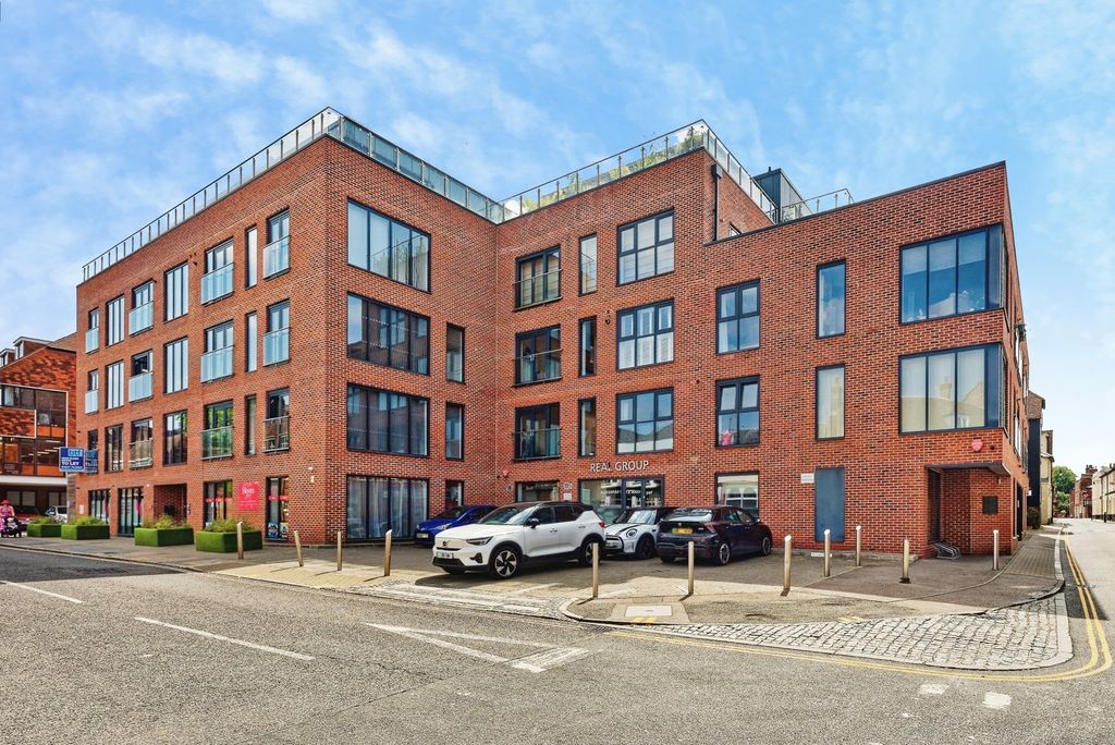 Property photo 1 of 18 Pbox-Img.Jpg