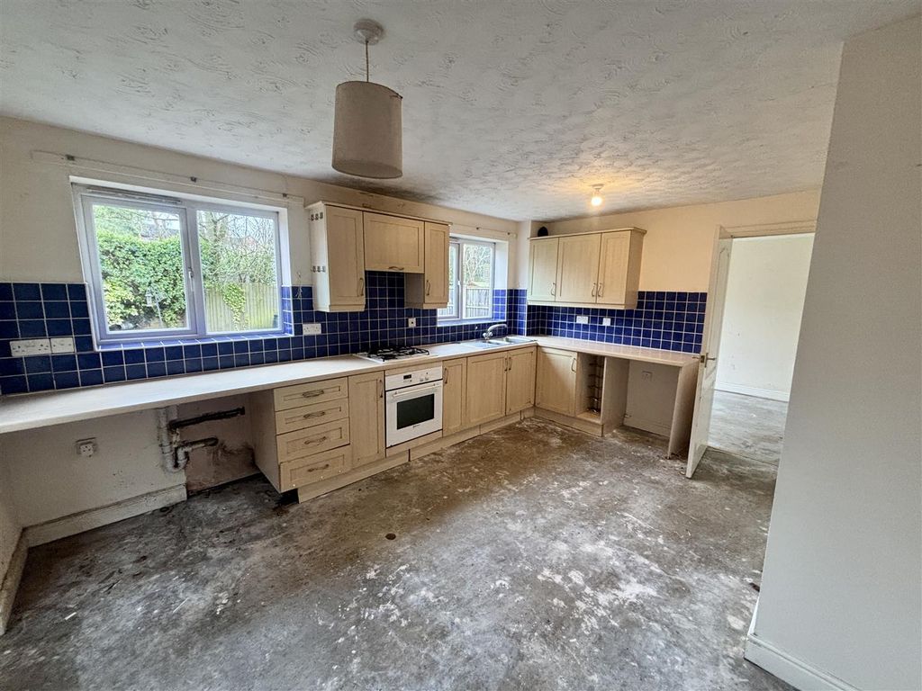 Property photo 2 of 19 Kitchen/Breakfast Room