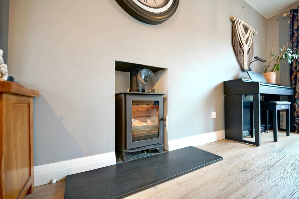 Property photo 3 of 23